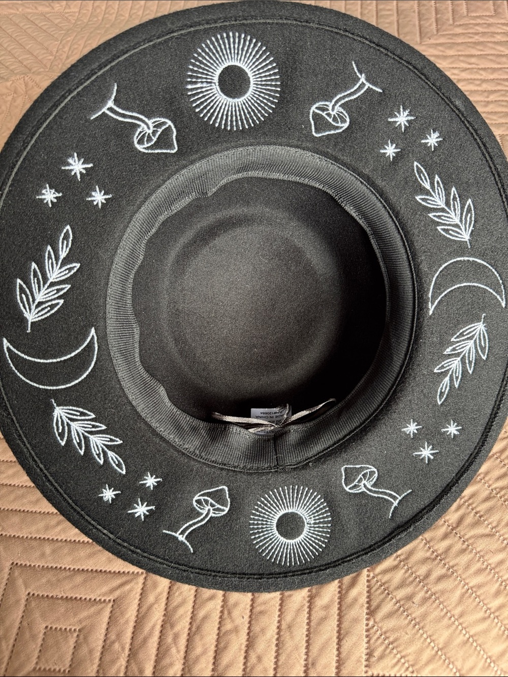 Black Wide-Brim Embroidered Felt Hat - Picture 3 of 4